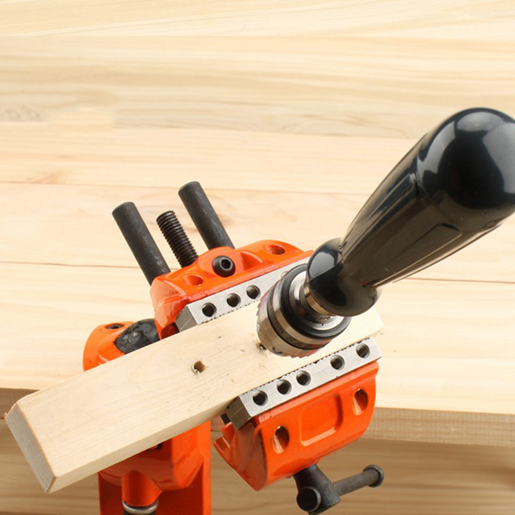 Hand Tools In Workshop - Набор ручных дрелей для механической мастерской